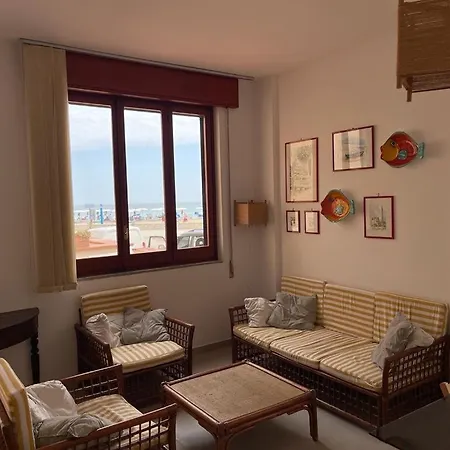Sul Lungo Mare Posizione Unica Tatil Evi *