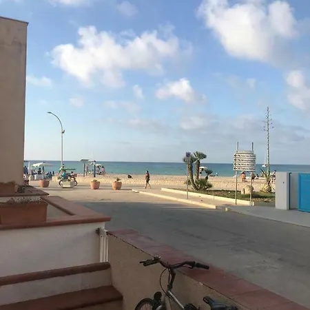 Sul Lungo Mare Posizione Unica Tatil Evi *